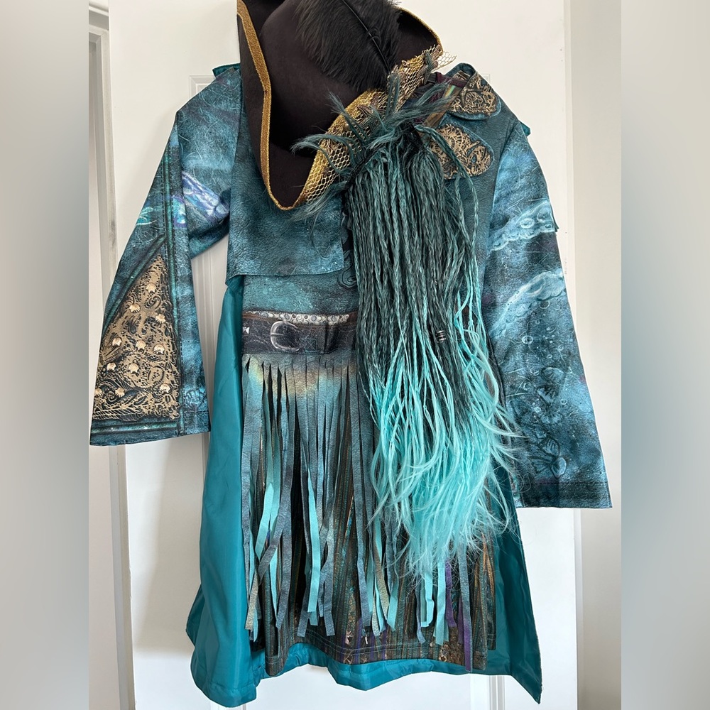 Descendants full Uma costume